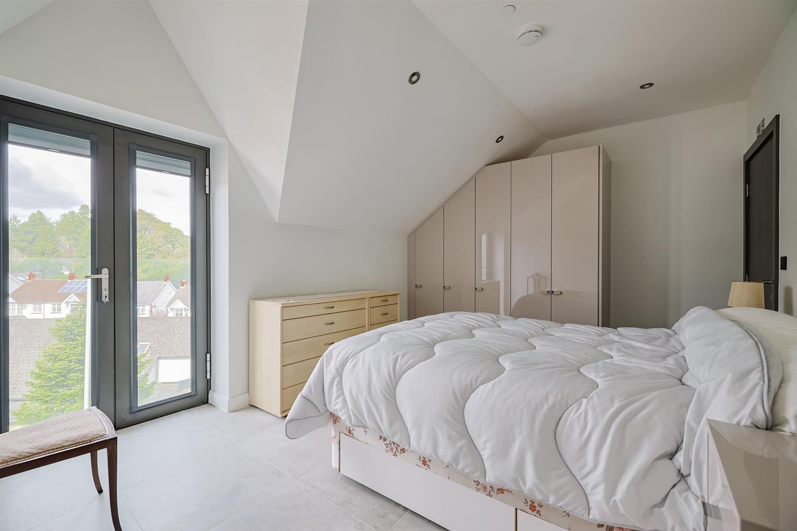 Apartment 6, Oyster Court, Newton Road, Mumbles, Swansea, SA3 4BD
